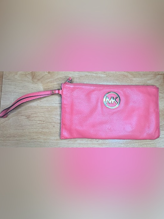 Michael Kors Handbags - Michael Kors Fulton Pink Pebbled Leather Large Top Zip Wristlet Clutch Wallet